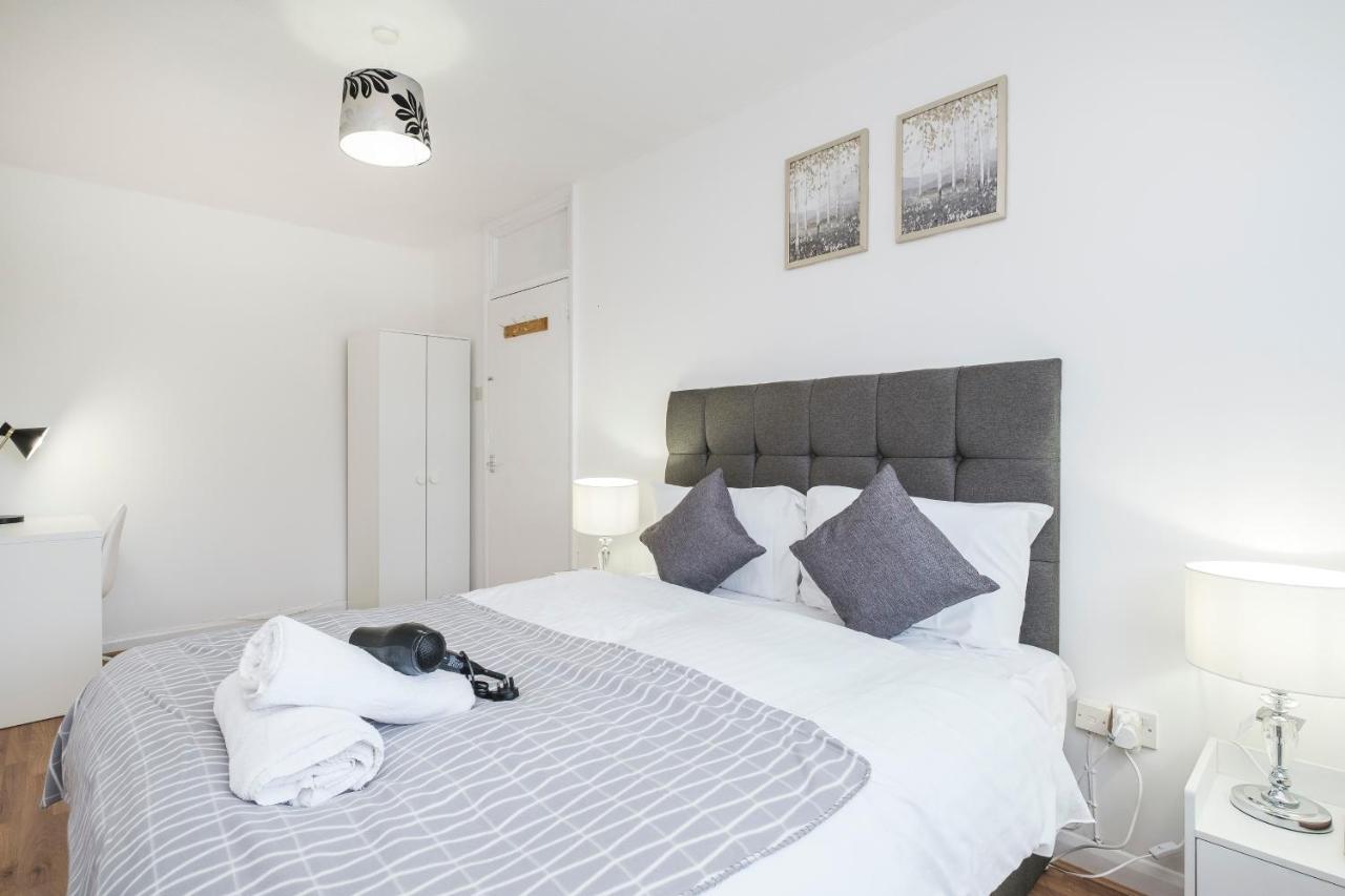 Spacious 3 Bed 1 Bath Hse W Guest Toilet W Parking Near Excel - E16 Londyn Zewnętrze zdjęcie