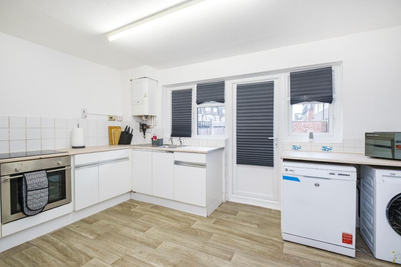 Spacious 3 Bed 1 Bath Hse W Guest Toilet W Parking Near Excel - E16 Londyn Zewnętrze zdjęcie